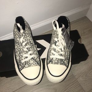 Converse size 6